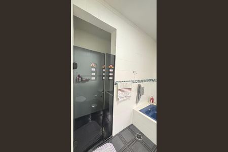 Casa à venda com 255m², 4 quartos e 3 vagas Casa à venda com 255m², 4 quartos e 3 vagasBanheiro da Suíte