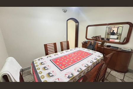 Casa à venda com 255m², 4 quartos e 3 vagas Casa à venda com 255m², 4 quartos e 3 vagasSala de Jantar