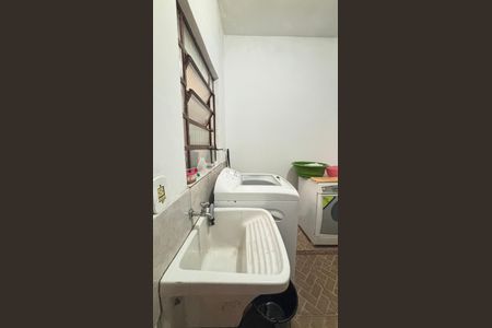 Casa à venda com 255m², 4 quartos e 3 vagas Casa à venda com 255m², 4 quartos e 3 vagasÁrea de Serviço