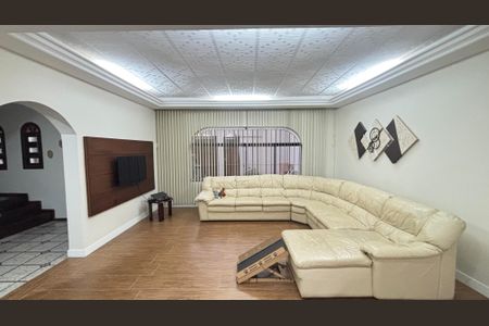 Casa à venda com 255m², 4 quartos e 3 vagas Casa à venda com 255m², 4 quartos e 3 vagasSala