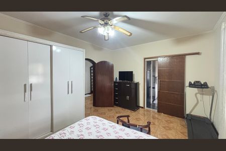 Casa à venda com 255m², 4 quartos e 3 vagas Casa à venda com 255m², 4 quartos e 3 vagasSuite