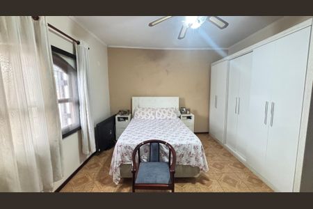 Casa à venda com 255m², 4 quartos e 3 vagas Casa à venda com 255m², 4 quartos e 3 vagasSuite