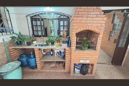 Casa à venda com 255m², 4 quartos e 3 vagas Casa à venda com 255m², 4 quartos e 3 vagasChurrasqueira