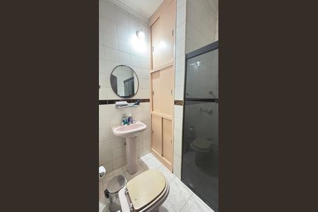 Casa à venda com 255m², 4 quartos e 3 vagas Casa à venda com 255m², 4 quartos e 3 vagasBanheiro Social