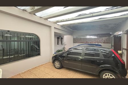 Casa à venda com 255m², 4 quartos e 3 vagas Casa à venda com 255m², 4 quartos e 3 vagasGaragem