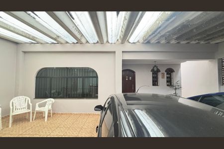 Casa à venda com 255m², 4 quartos e 3 vagas Casa à venda com 255m², 4 quartos e 3 vagasGaragem