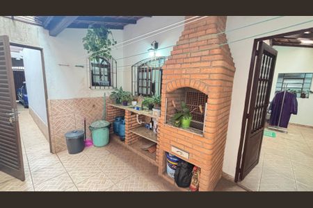 Casa à venda com 255m², 4 quartos e 3 vagas Casa à venda com 255m², 4 quartos e 3 vagasChurrasqueira