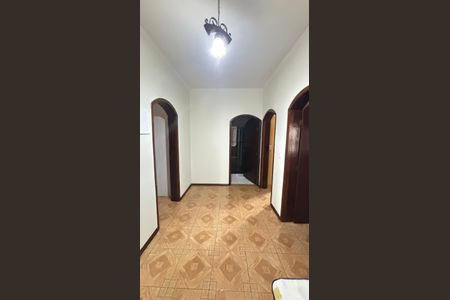 Casa à venda com 255m², 4 quartos e 3 vagas Casa à venda com 255m², 4 quartos e 3 vagasHall dos Dormitorios