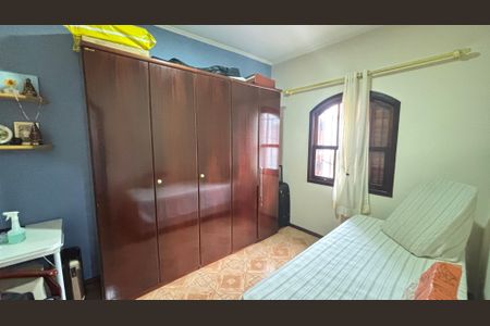 Casa à venda com 255m², 4 quartos e 3 vagas Casa à venda com 255m², 4 quartos e 3 vagasQuarto 2