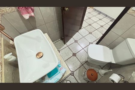 Casa à venda com 255m², 4 quartos e 3 vagas Casa à venda com 255m², 4 quartos e 3 vagasLavabo