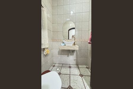 Casa à venda com 255m², 4 quartos e 3 vagas Casa à venda com 255m², 4 quartos e 3 vagasLavabo