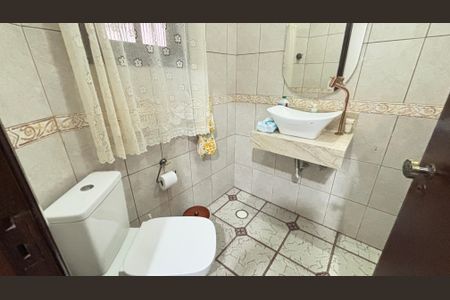 Casa à venda com 255m², 4 quartos e 3 vagas Casa à venda com 255m², 4 quartos e 3 vagasLavabo