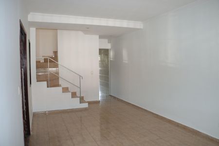 Sala 1 de casa para alugar com 4 quartos, 205m² em Jardim do Engenho, Cotia