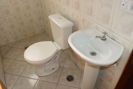 Casa para alugar com 205m², 4 quartos e sem vagaLavabo