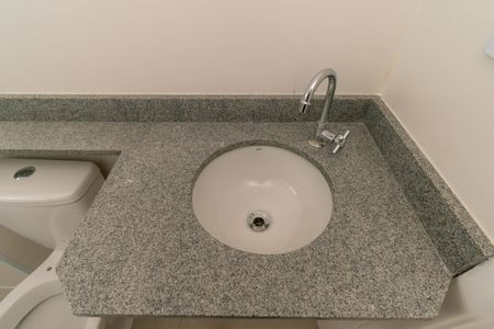 Apartamento para alugar com 47m², 2 quartos e sem vaga Apartamento para alugar com 47m², 2 quartos e sem vagaBanheiro