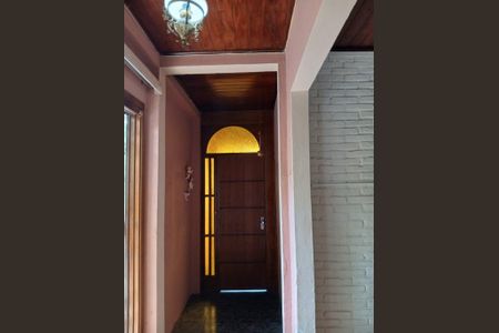 Casa para alugar com 400m², 4 quartos e 3 vagas Casa para alugar com 400m², 4 quartos e 3 vagasCorredor