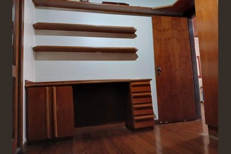 Casa para alugar com 400m², 4 quartos e 3 vagas Casa para alugar com 400m², 4 quartos e 3 vagasQuarto 4