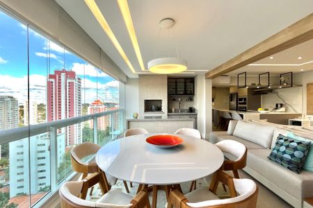 Apartamento para alugar com 132m², 4 quartos e 3 vagasVaranda