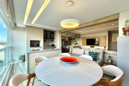 Apartamento para alugar com 132m², 4 quartos e 3 vagasVaranda