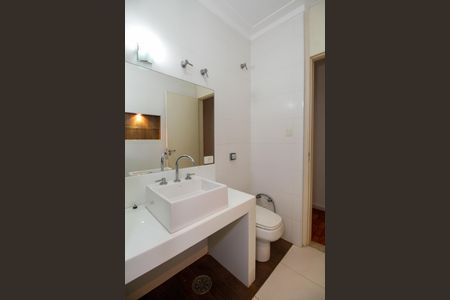 Apartamento para alugar com 165m², 3 quartos e 1 vaga Apartamento para alugar com 165m², 3 quartos e 1 vagaBanheiro Social