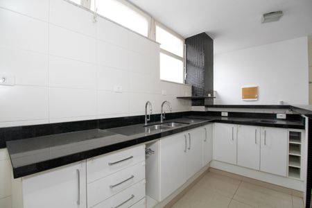 Apartamento para alugar com 165m², 3 quartos e 1 vaga Apartamento para alugar com 165m², 3 quartos e 1 vagaCozinha