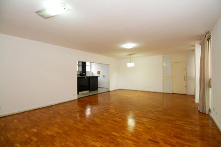 Apartamento para alugar com 165m², 3 quartos e 1 vaga Apartamento para alugar com 165m², 3 quartos e 1 vagaSala