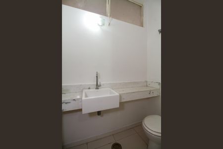 Apartamento para alugar com 165m², 3 quartos e 1 vaga Apartamento para alugar com 165m², 3 quartos e 1 vagaBanheiro de Serviço