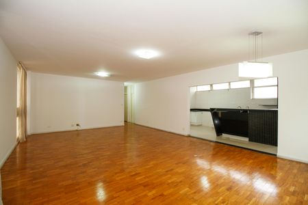 Apartamento para alugar com 165m², 3 quartos e 1 vaga Apartamento para alugar com 165m², 3 quartos e 1 vagaSala