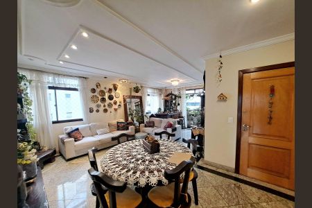 Apartamento à venda com 187m², 4 quartos e 3 vagasSala