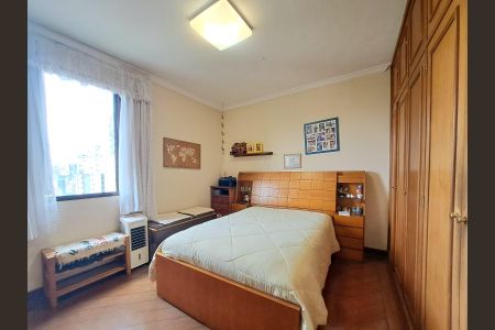 Apartamento à venda com 187m², 4 quartos e 3 vagasQuarto 4