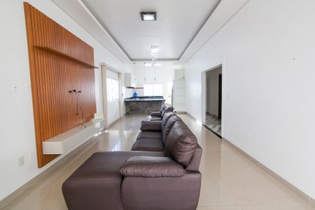 Casa para alugar com 169m², 3 quartos e 4 vagasSala