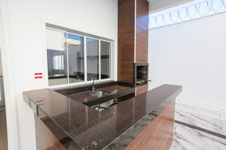 Casa para alugar com 169m², 3 quartos e 4 vagasPiscina e Churrasqueira