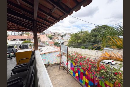 Casa à venda com 250m², 3 quartos e 4 vagas Casa à venda com 250m², 3 quartos e 4 vagasVaranda da Sala
