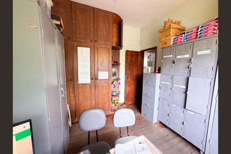 Casa à venda com 250m², 3 quartos e 4 vagas Casa à venda com 250m², 3 quartos e 4 vagasQuarto 1