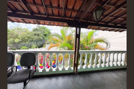 Casa à venda com 250m², 3 quartos e 4 vagas Casa à venda com 250m², 3 quartos e 4 vagasVaranda da Sala