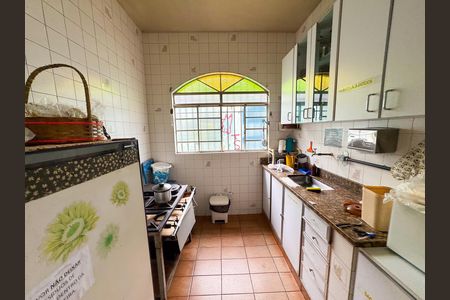 Casa à venda com 250m², 3 quartos e 4 vagas Casa à venda com 250m², 3 quartos e 4 vagasCozinha