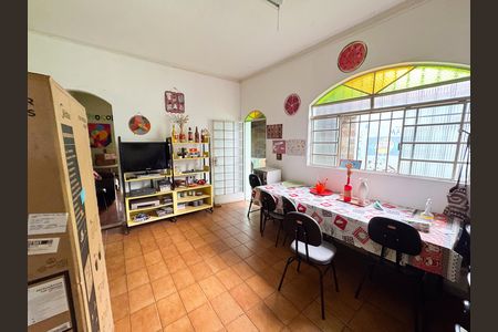 Casa à venda com 250m², 3 quartos e 4 vagas Casa à venda com 250m², 3 quartos e 4 vagasCopa