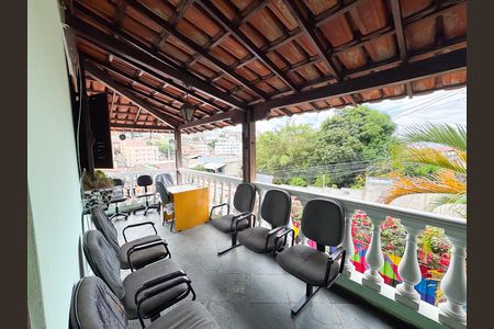 Casa à venda com 250m², 3 quartos e 4 vagas Casa à venda com 250m², 3 quartos e 4 vagasVaranda da Sala