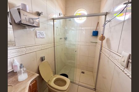 Casa à venda com 250m², 3 quartos e 4 vagas Casa à venda com 250m², 3 quartos e 4 vagasBanheiro da Suíte 1