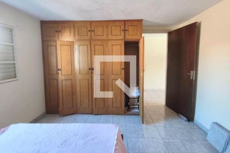 Casa à venda com 230m², 3 quartos e 4 vagas Casa à venda com 230m², 3 quartos e 4 vagasQuarto 2