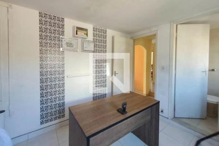 Casa à venda com 230m², 3 quartos e 4 vagas Casa à venda com 230m², 3 quartos e 4 vagasQuarto Suíte