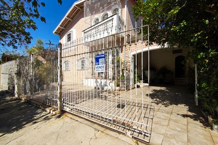 Casa à venda com 230m², 3 quartos e 4 vagas Casa à venda com 230m², 3 quartos e 4 vagasPlaca