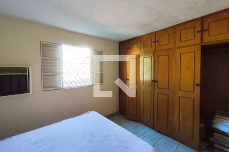 Casa à venda com 230m², 3 quartos e 4 vagas Casa à venda com 230m², 3 quartos e 4 vagasQuarto 2