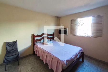 Casa à venda com 230m², 3 quartos e 4 vagas Casa à venda com 230m², 3 quartos e 4 vagasQuarto 2