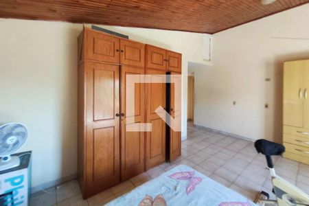 Casa à venda com 230m², 3 quartos e 4 vagas Casa à venda com 230m², 3 quartos e 4 vagasQuarto 3