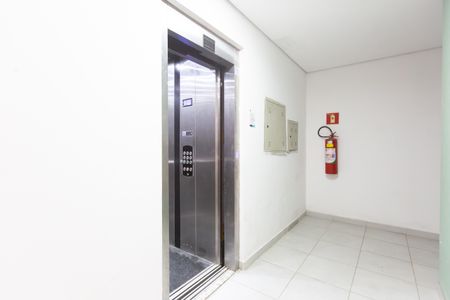 Apartamento para alugar com 47m², 2 quartos e 1 vaga Apartamento para alugar com 47m², 2 quartos e 1 vagaHall - Social