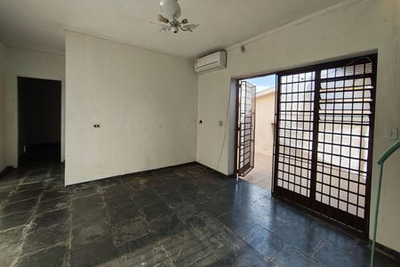 Casa à venda com 225m², 4 quartos e 3 vagasEdícula - Cozinha