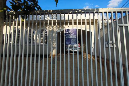 Casa à venda com 225m², 4 quartos e 3 vagasPlaca