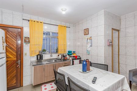 Casa à venda com 110m², 3 quartos e sem vagaSala e cozinha