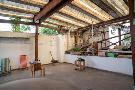 Casa para alugar com 412m², 4 quartos e 6 vagasEdícula - Varanda